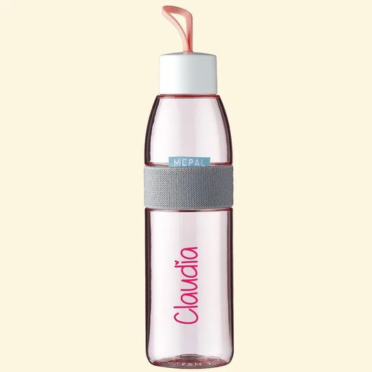 Nordic pink mepal ellipse water bottle personalised with the name Claudia in pink.